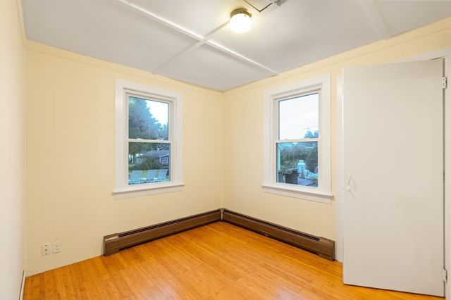 5 Wampanoag Dr, Fairhaven, MA 02719
