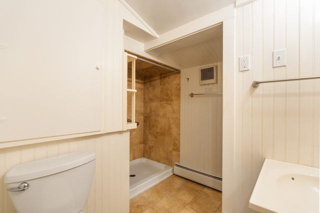 5 Wampanoag Dr, Fairhaven, MA 02719