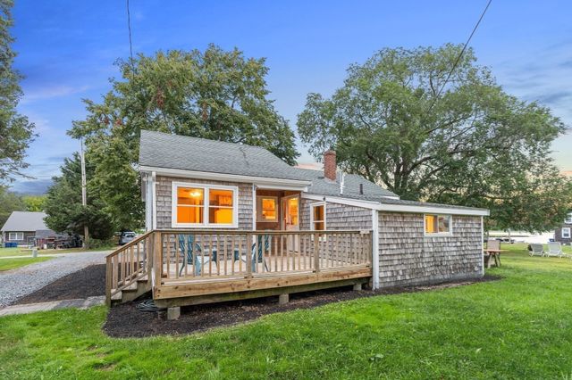 5 Wampanoag Dr, Fairhaven, MA 02719