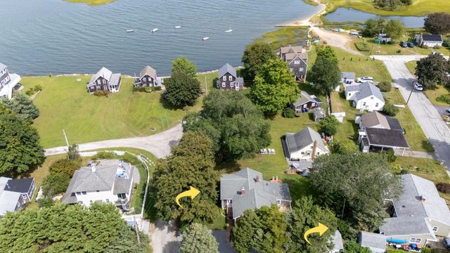 5 Wampanoag Dr, Fairhaven, MA 02719
