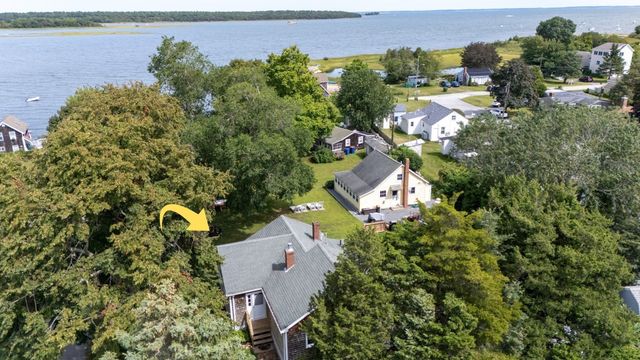5 Wampanoag Dr, Fairhaven, MA 02719