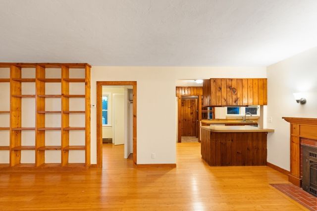 5 Wampanoag Dr, Fairhaven, MA 02719