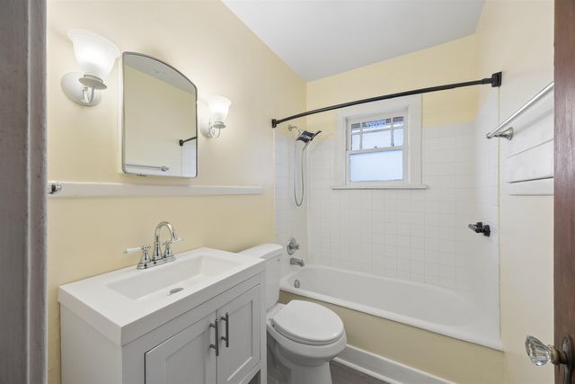 1117 W Carlisle Ave, Spokane, WA 99205