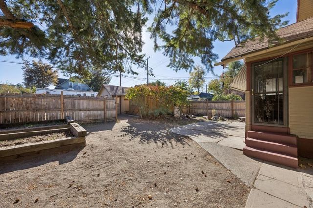 1117 W Carlisle Ave, Spokane, WA 99205