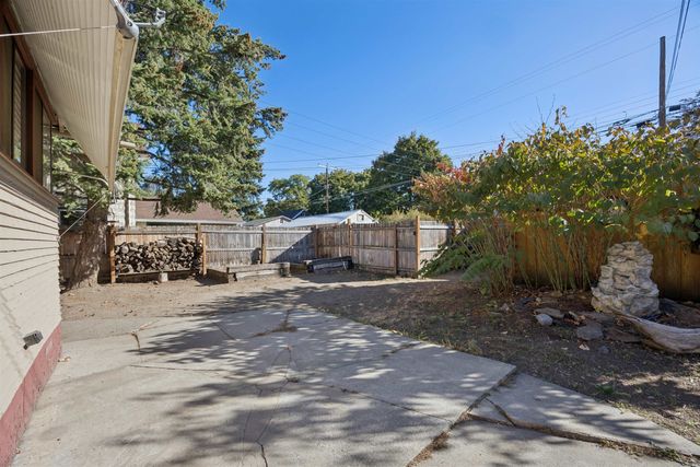1117 W Carlisle Ave, Spokane, WA 99205