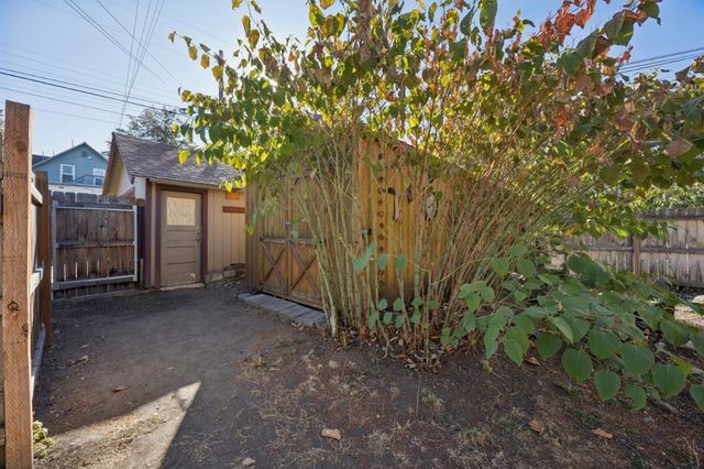 1117 W Carlisle Ave, Spokane, WA 99205