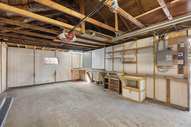 1117 W Carlisle Ave, Spokane, WA 99205