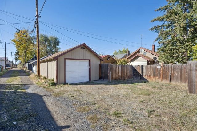 1117 W Carlisle Ave, Spokane, WA 99205