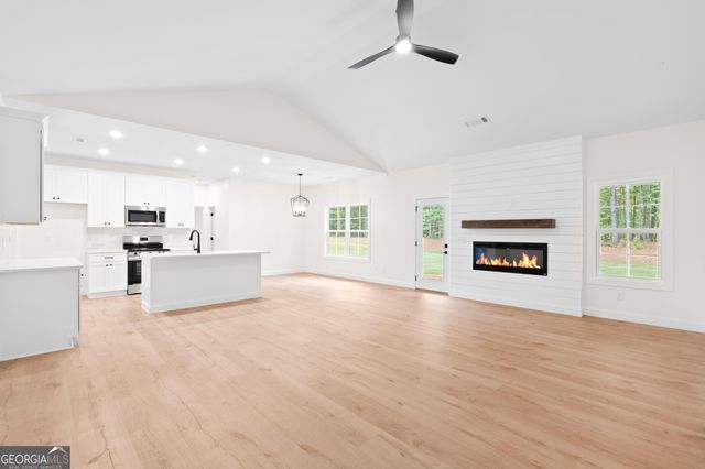 498 Martin Mill Road, Moreland, GA 30259