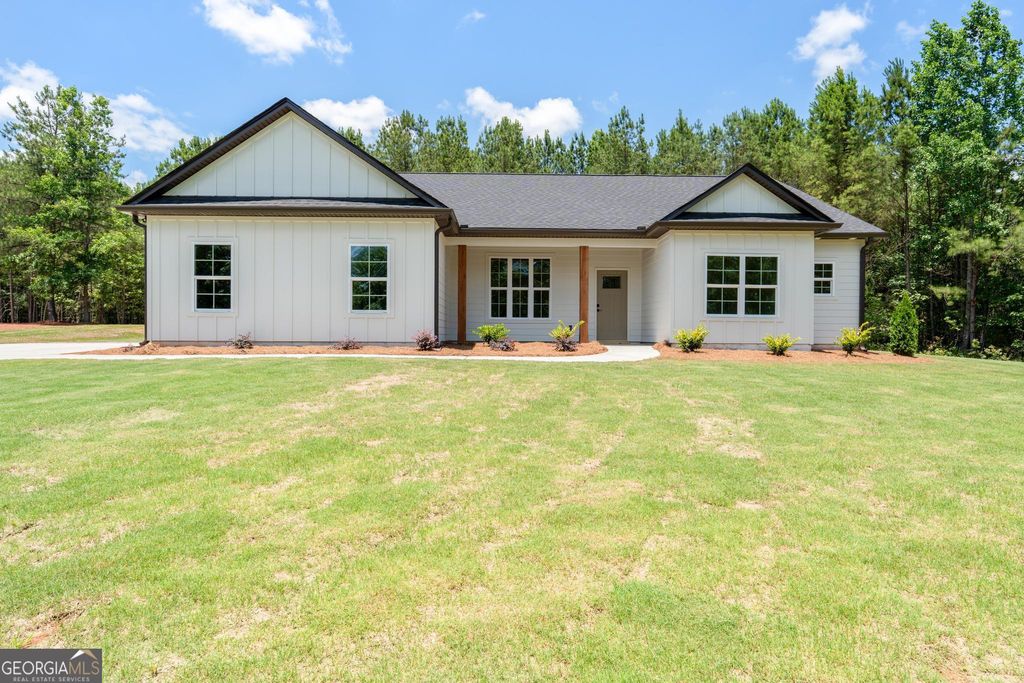 498 Martin Mill Road, Moreland, GA 30259