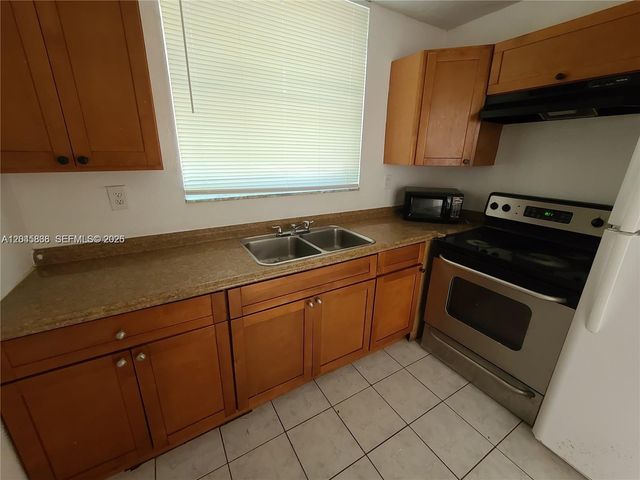 1750 NW 55th Ave 103, Lauderhill, FL 33313