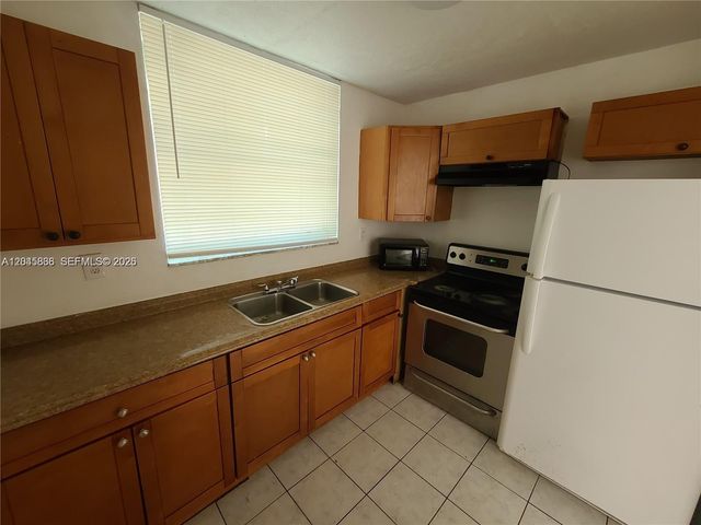 1750 NW 55th Ave 103, Lauderhill, FL 33313