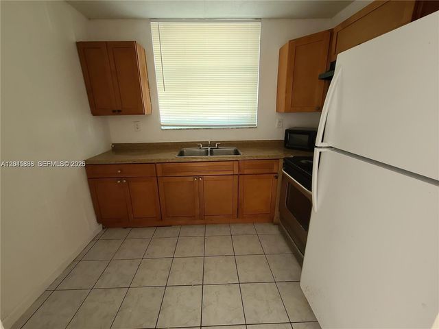 1750 NW 55th Ave 103, Lauderhill, FL 33313