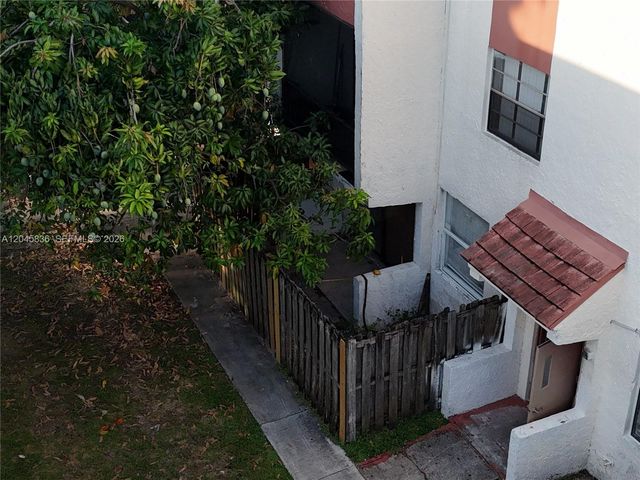 1750 NW 55th Ave 103, Lauderhill, FL 33313