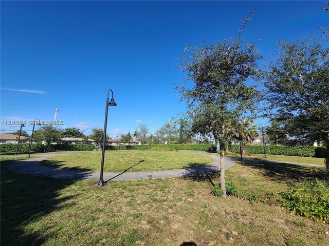 1750 NW 55th Ave 103, Lauderhill, FL 33313