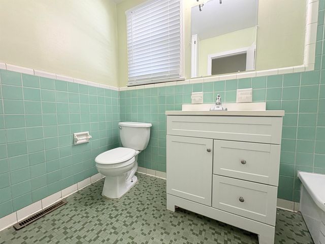 3022 Livingston Road, Tallahassee, FL 32303