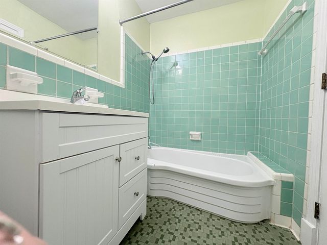 3022 Livingston Road, Tallahassee, FL 32303