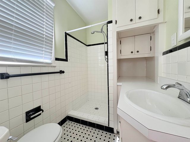 3022 Livingston Road, Tallahassee, FL 32303