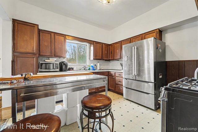 195 Massachusetts Street, Highland Park, MI 48203