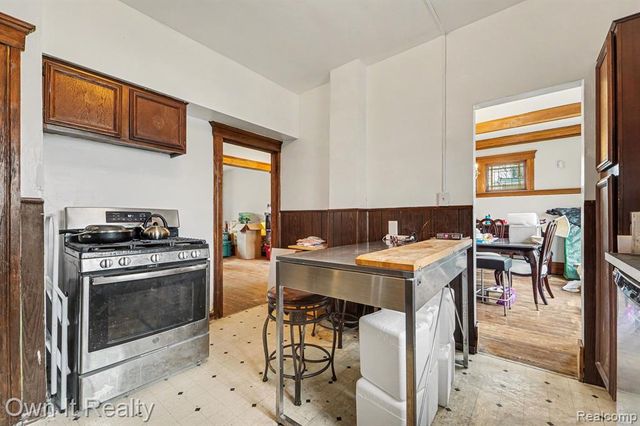 195 Massachusetts Street, Highland Park, MI 48203