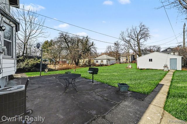 195 Massachusetts Street, Highland Park, MI 48203
