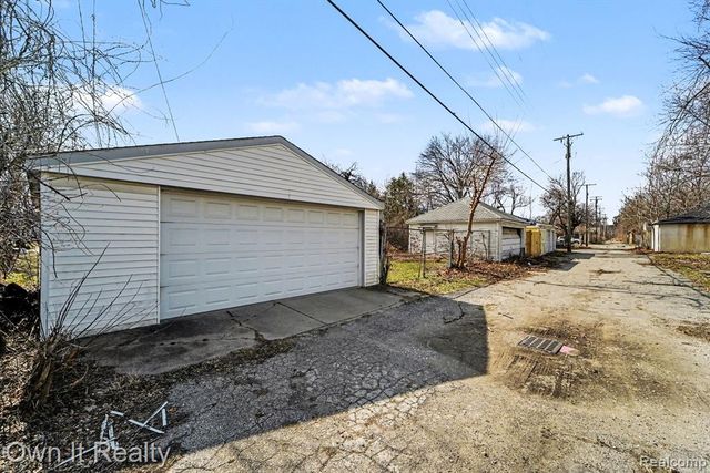 195 Massachusetts Street, Highland Park, MI 48203