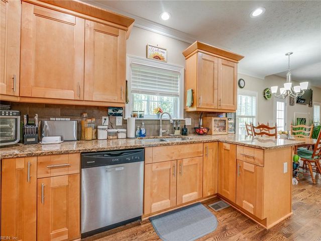 1098 Poquoson AVE, Poquoson, VA 23662