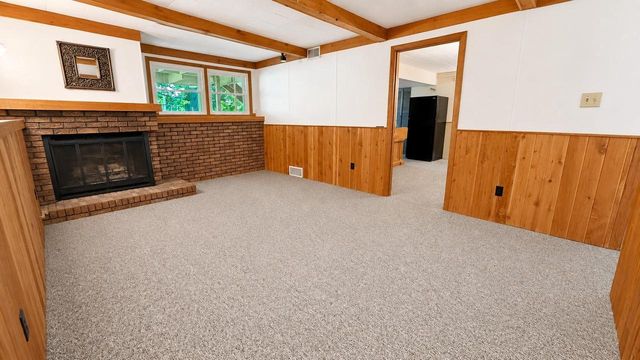 828 W 19TH AVENUE, Oshkosh, WI 54902
