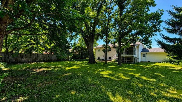 828 W 19TH AVENUE, Oshkosh, WI 54902