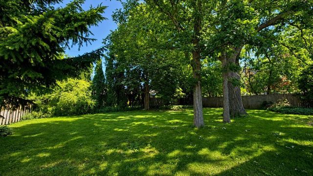 828 W 19TH AVENUE, Oshkosh, WI 54902
