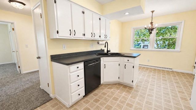 828 W 19TH AVENUE, Oshkosh, WI 54902