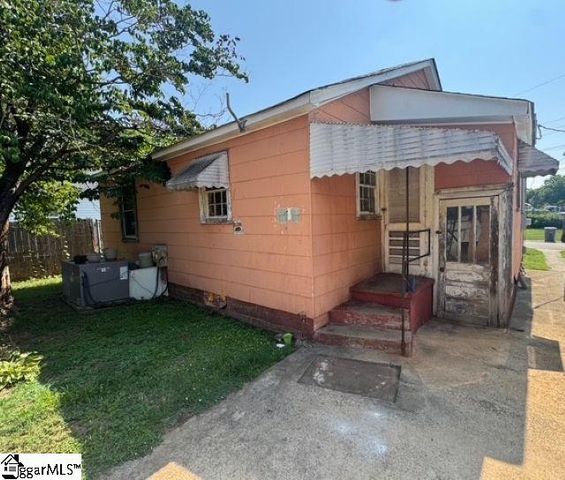 19 Zarline Street, Greenville, SC 29611