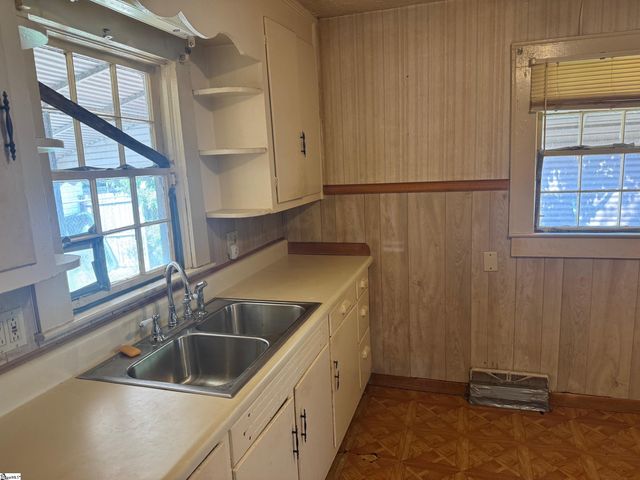 19 Zarline Street, Greenville, SC 29611