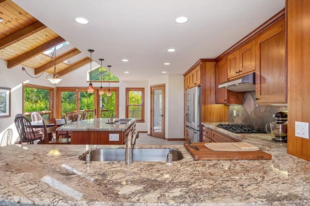 11130 Tanglewood Dr, Auburn, CA 95603
