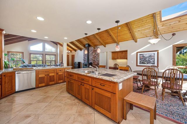 11130 Tanglewood Dr, Auburn, CA 95603