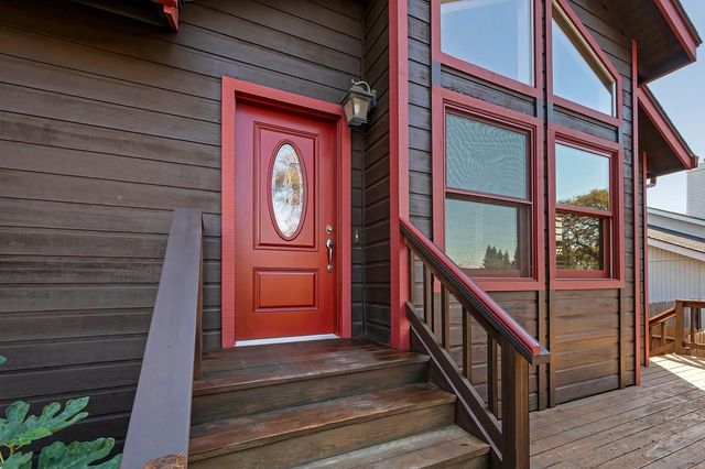 11130 Tanglewood Dr, Auburn, CA 95603