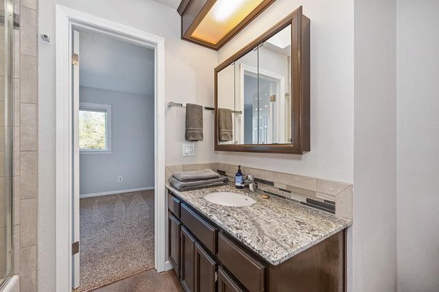 11130 Tanglewood Dr, Auburn, CA 95603