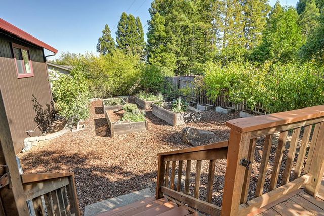 11130 Tanglewood Dr, Auburn, CA 95603
