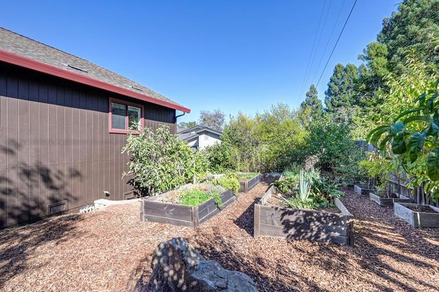 11130 Tanglewood Dr, Auburn, CA 95603