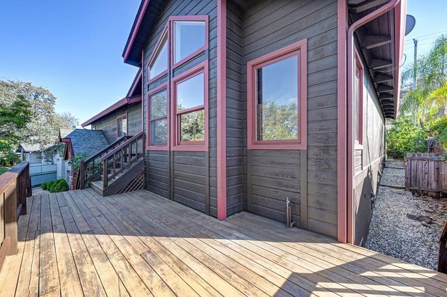 11130 Tanglewood Dr, Auburn, CA 95603