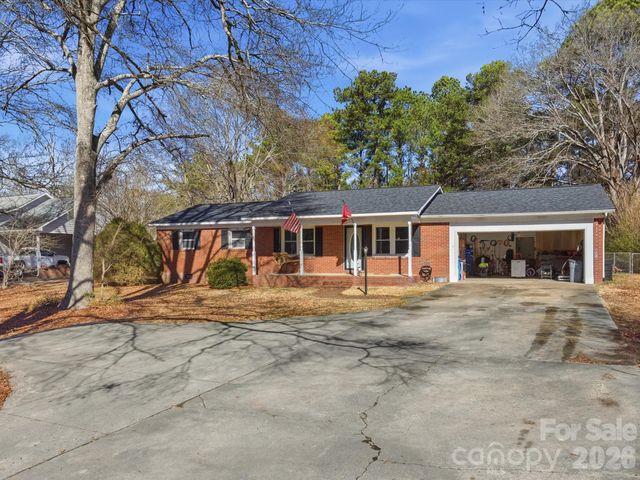 2694 Pineview Drive, Lancaster, SC 29720