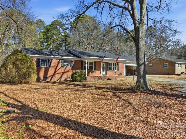 2694 Pineview Drive, Lancaster, SC 29720