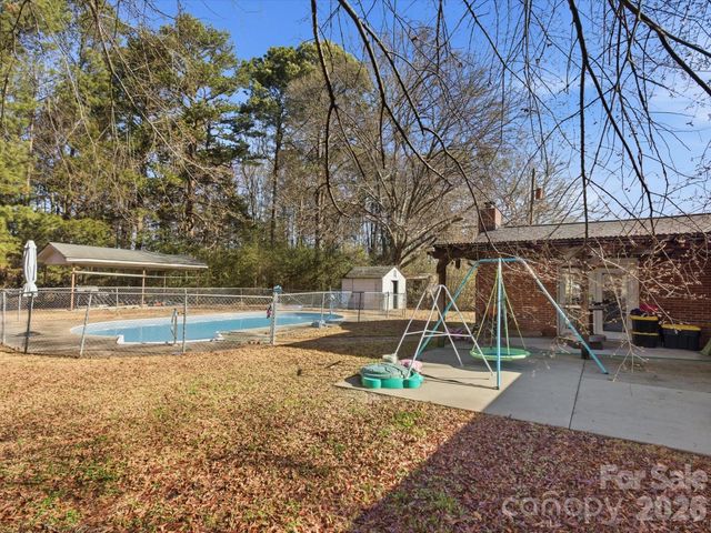 2694 Pineview Drive, Lancaster, SC 29720