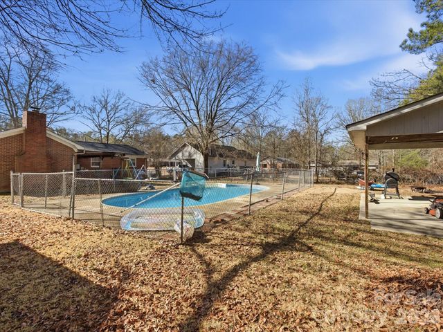 2694 Pineview Drive, Lancaster, SC 29720