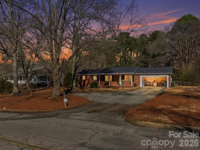 2694 Pineview Drive, Lancaster, SC 29720