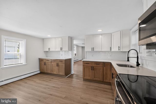 517 MAPLE ST, Bristol, PA 19007