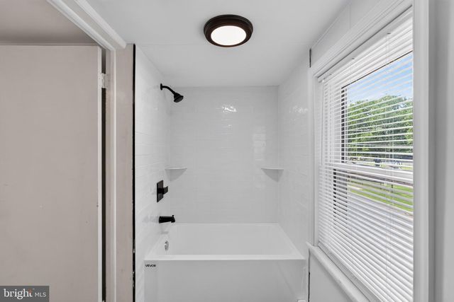 517 MAPLE ST, Bristol, PA 19007