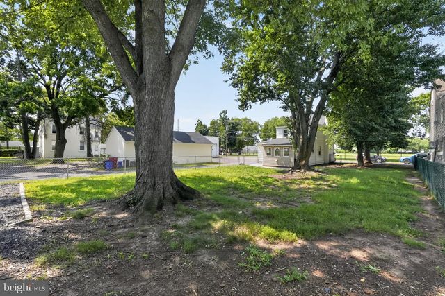 517 MAPLE ST, Bristol, PA 19007