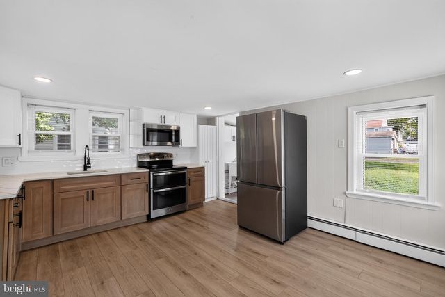 517 MAPLE ST, Bristol, PA 19007