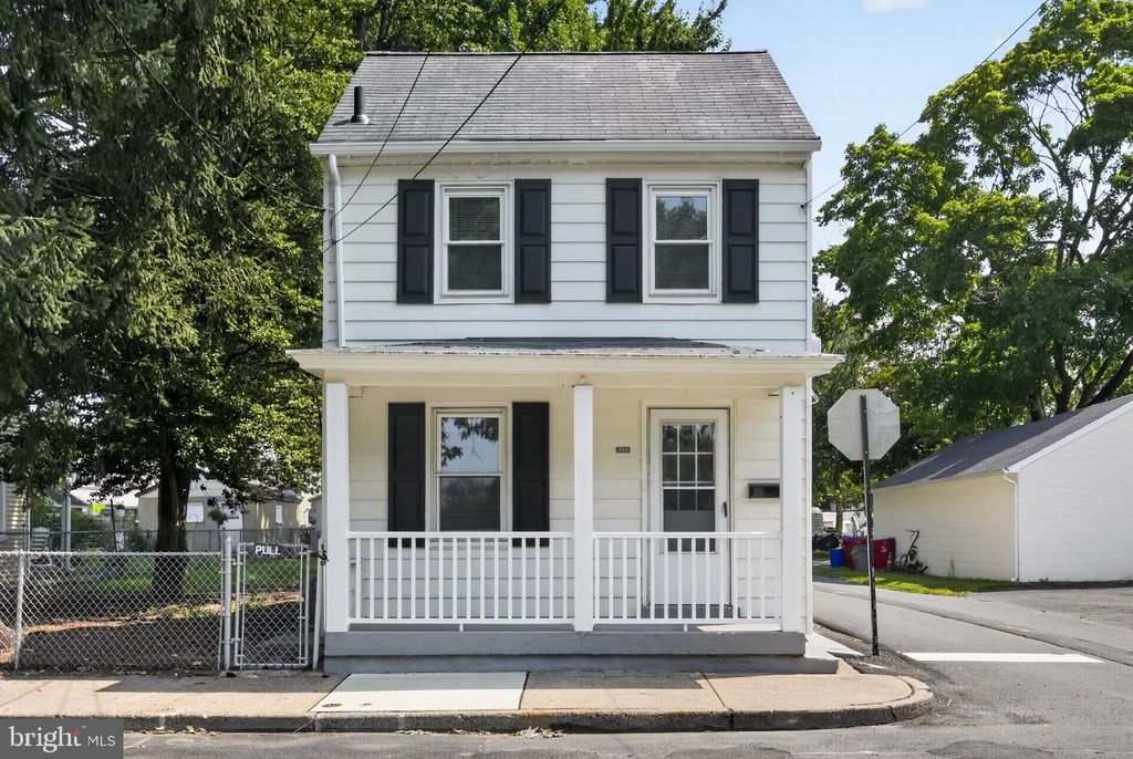 517 MAPLE ST, Bristol, PA 19007